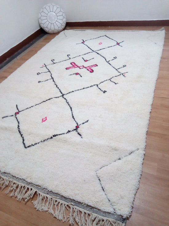Real Azilal Berber Carpet - 308x203cm - 3-Seat Sofa - Natural Wool - HAUGD4