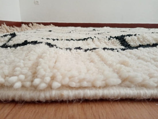 Wool Berber Carpet - 313x202cm - Natural Wool - JUL19